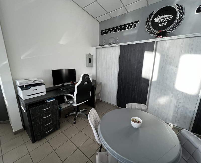 DIFFERENT CARS 34 - Obrazok